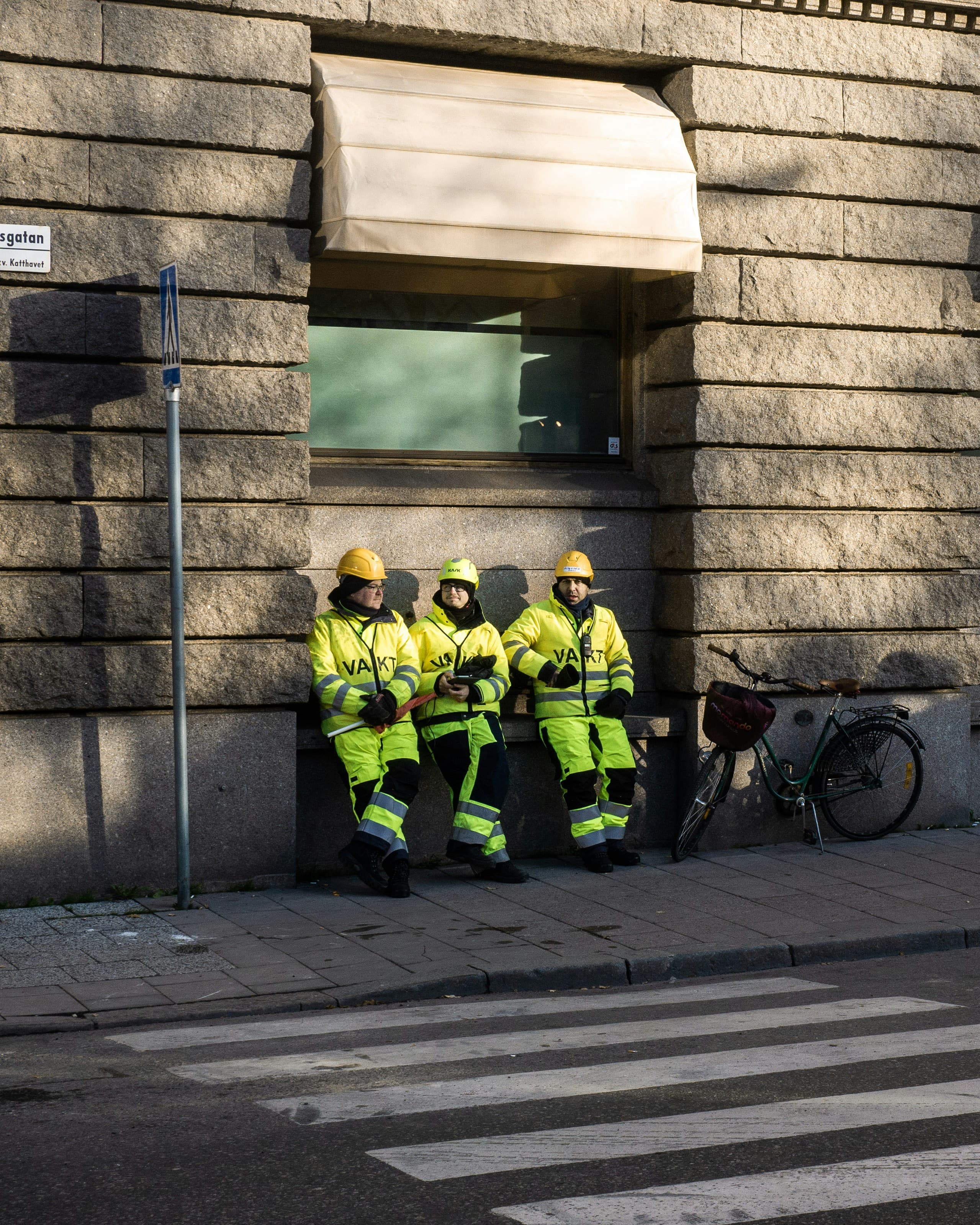 Illustration till Minimilön i Sverige 2026 — Lägsta löner per bransch och yrke